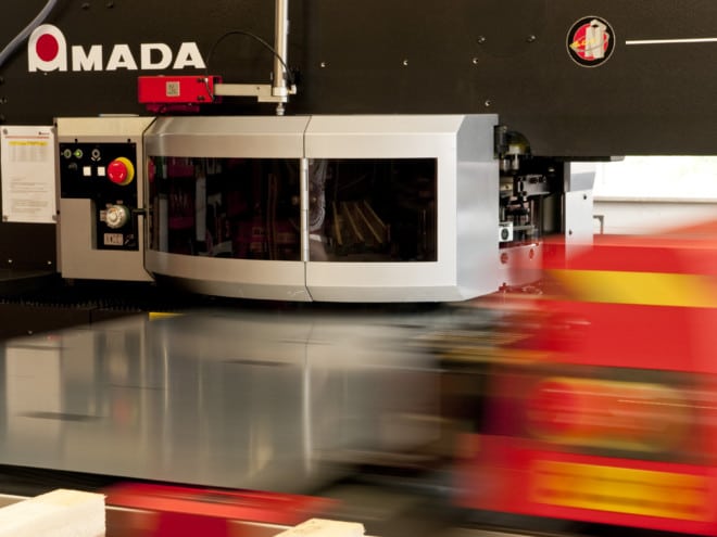 Stanz-Nibbel Stanz-Nibbelmaschine für die Edelstahlverarbeitung